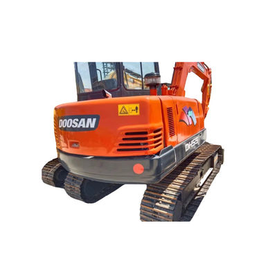 Excavadora Doosan DH55 5.5TON com cilindro hidráulico original e poucas horas de trabalho