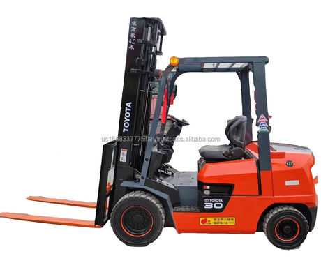 Elevador elétrico Toyota 9F30 usado Uma solução de manuseio de materiais confiável e durável