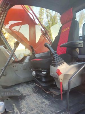 25 toneladas Doosan DX225LC Excavadora de rolagem usada com 0-2000 horas de trabalho Em bom estado