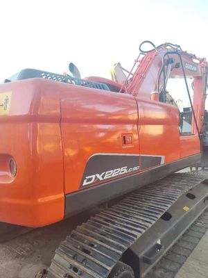 25 toneladas Doosan DX225LC Excavadora de rolagem usada com 0-2000 horas de trabalho Em bom estado