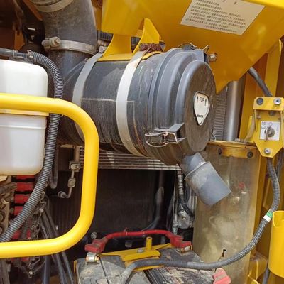 Excavadora Komatsu PC110 com cilindro hidráulico original e 11000 kg de peso da máquina