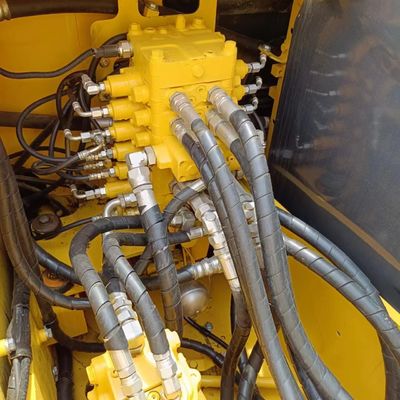 Excavadora Komatsu 13000 KG Escolha ideal para aplicações de construção e engenharia