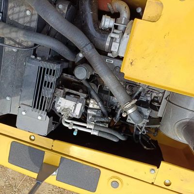 Excavadora Komatsu 13000 KG Escolha ideal para aplicações de construção e engenharia