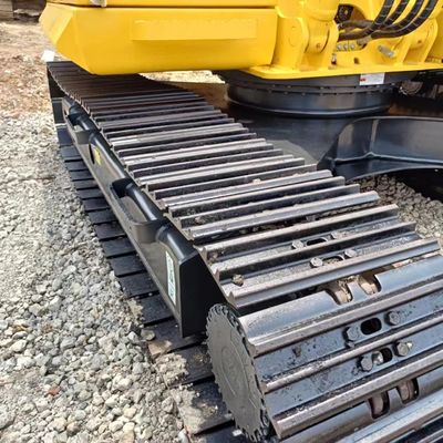 Excavadora Komatsu PC130 com válvula hidráulica original e 90% de estado no Japão