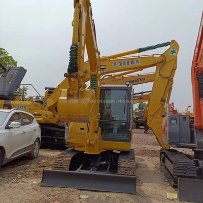 Excavadora usada Komatsu PC56-7 com 0-2000 horas de trabalho e válvula hidráulica original