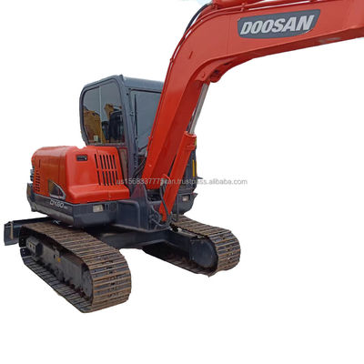 Excavadora DOOSAN DX60 com capacidade de balde de 0,21M3 no mercado da construção hidráulica