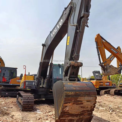 Excavadora VOLVO em bom estado com bomba hidráulica original e capacidade de balde de 1,2m3