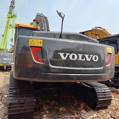 Excavadora VOLVO em bom estado com bomba hidráulica original e capacidade de balde de 1,2m3