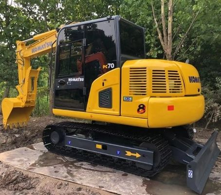 Excavadora usada Komatsu PC70 7T com capacidade de balde de 0,2M3 e boa condição de marcha