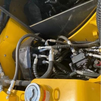 Excavadora Komatsu PC70 com cilindro hidráulico original e 7000 kg de peso da máquina
