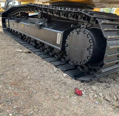 Excavadora Komatsu de 24 toneladas com 119 kW de potência e válvula hidráulica original a preços acessíveis