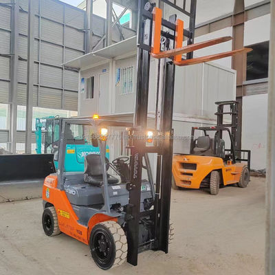 Toyota 8F30 Camião elétrico usado Máquina a diesel razoável para lojas de materiais de construção