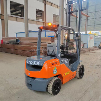 Toyota 8F30 Camião elétrico usado Máquina a diesel razoável para lojas de materiais de construção