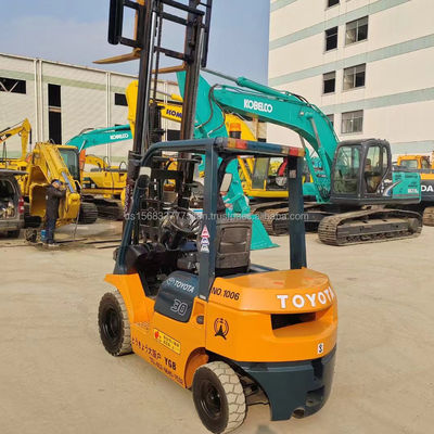 Toyota FD50 em ótimo estado e com 3 toneladas de peso operacional em estoque