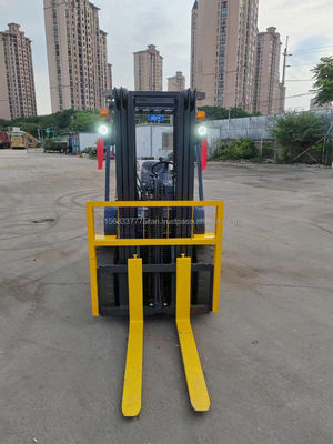 Horário de trabalho reduzido Empregado Komatsu em 3 toneladas com válvula hidráulica original no Japão