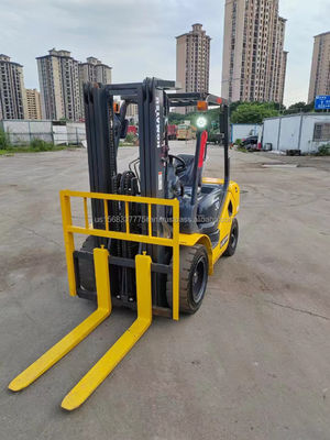Horário de trabalho reduzido Empregado Komatsu em 3 toneladas com válvula hidráulica original no Japão