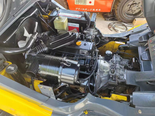 Nenhuma Capacidade de balde Usada 3 toneladas Komatsu diesel em empilhadeira 30 com válvula hidráulica original