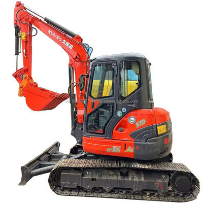 Excavadora KUBOTA KXU55 com cilindro hidráulico original e peso operacional de 6 toneladas