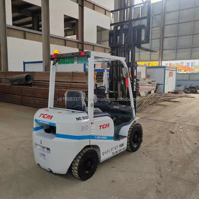 2012 TCM 30 Elevador de Forquilhas Usado com Ótimo Desempenho e comprimento de forquilha de 1000 mm