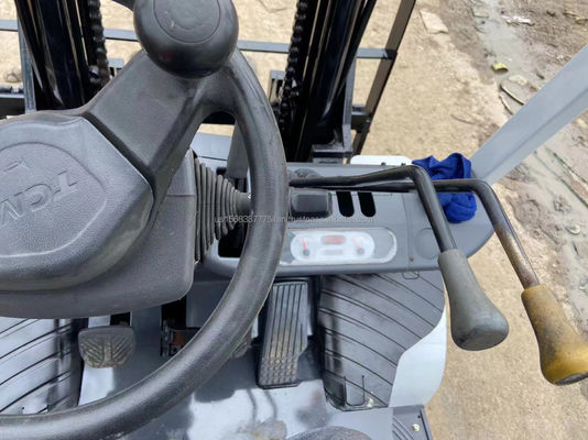 Grande desempenho em empilhadeira usada TCM 30 com motor diesel e comprimento de garfo de 1000 mm