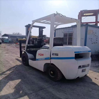 TCM 25 Máquina usada de empilhadeira com motor diesel e desempenho potente da TCM