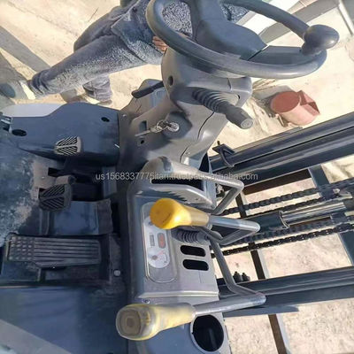 TCM 25 Máquina usada de empilhadeira com motor diesel e desempenho potente da TCM