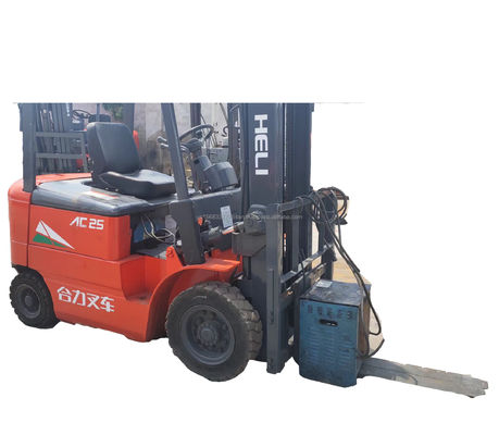 Elevador de forquilhas diesel usado AC25 com ótimo desempenho e original em 2012