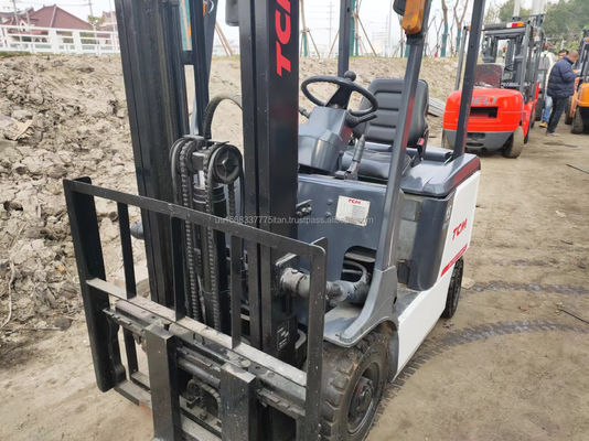 TCM em boas condições com lojas de materiais de construção e preço acessível