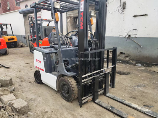 TCM em boas condições com lojas de materiais de construção e preço acessível