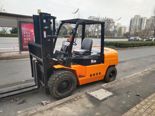 Hangzhou Forklift R50 Máquina usada de alto desempenho com comprimento de garfo de 2 m e peso de 4500 kg
