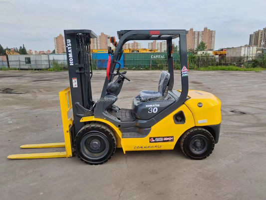Usado Komatsu 30 em empilhadeira com excelente desempenho e Min. altura de elevação 4.5
