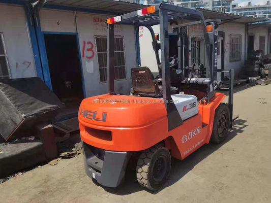 Elevador elevador de helicóptero diesel com altura mínima de elevação de 2,5 m e comprimento de garfo de 2 m