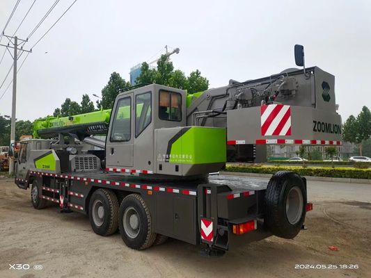 30 toneladas usados Zoomlion guindaste com excelente desempenho e Max. altura de levantamento de 4,5 m