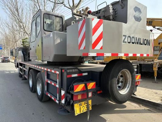 Grande zoomlion usado guindaste de 25 toneladas com 1000-1500 horas de trabalho e outra bomba hidráulica