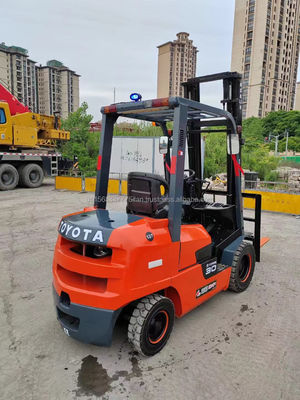 Elevador elétrico Toyota 9F30 usado Uma solução de manuseio de materiais confiável e durável