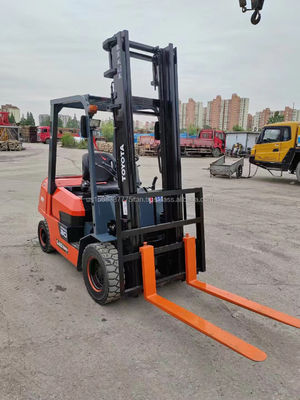 Elevador elétrico Toyota 9F30 usado Uma solução de manuseio de materiais confiável e durável