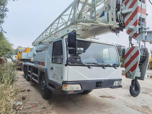 Guindaste Zoomlion usado de 25 toneladas com 25000 kg de peso e excelente desempenho
