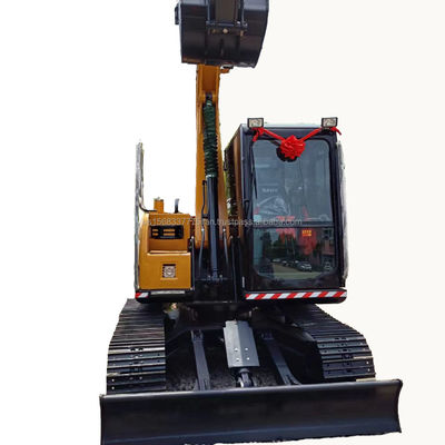 Excavadora SANY SY75C em excelentes condições de trabalho com construção durável