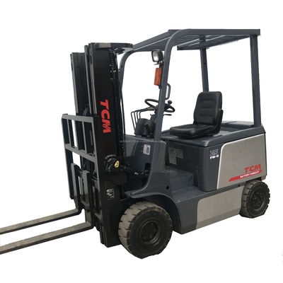 TCM 25 empilhadeira 4.5m 2.5ton Grande desempenho máquina usada para os requisitos do cliente