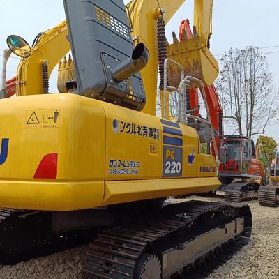 Excavadora usada Komatsu PC220 com 0-2000 horas de trabalho e peso operacional de 22 toneladas
