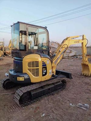 Mini escavadeira Komatsu PC35 com 0-2000 horas de trabalho e 3500 kg de peso da máquina