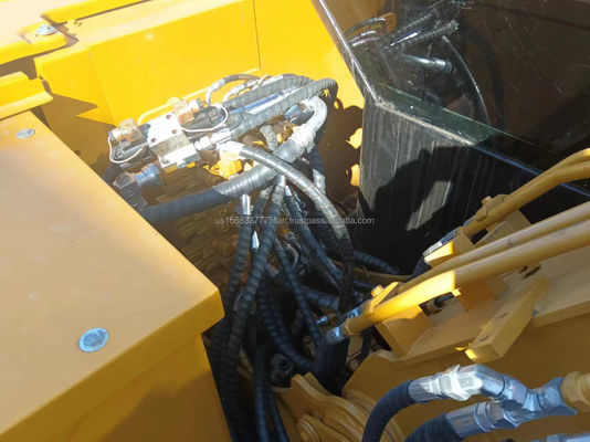 Mini escavadeira Caterpillar de 7 toneladas em bom estado