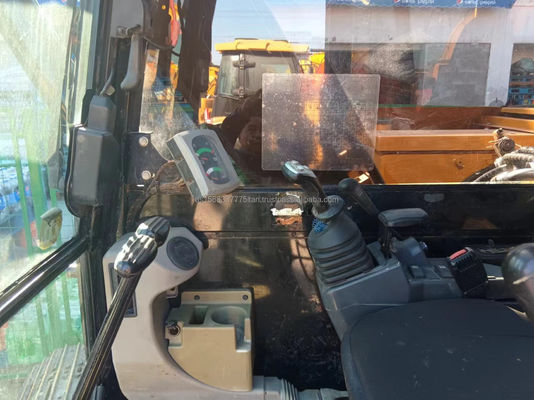 Mini escavadeira Caterpillar de 7 toneladas em bom estado