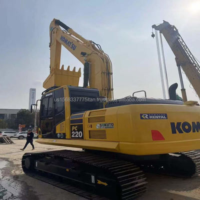O Japão usou a escavadeira Komatsu PC220 com bomba hidráulica original e capacidade de 22 toneladas