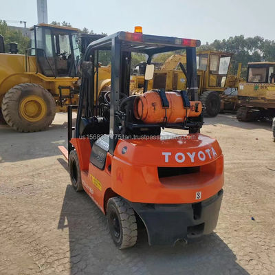 Lojas de materiais de construção usado 2012 TOYOTA 7F30 diesel em empilhadeira com e razoável
