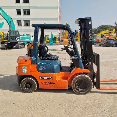 Lojas de materiais de construção usado 2012 TOYOTA 7F30 diesel em empilhadeira com e razoável