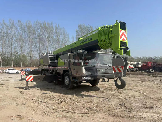 Grão Zoomlion usado de 90 toneladas com altura máxima de levantamento de 4,5 m e boa capacidade de levantamento