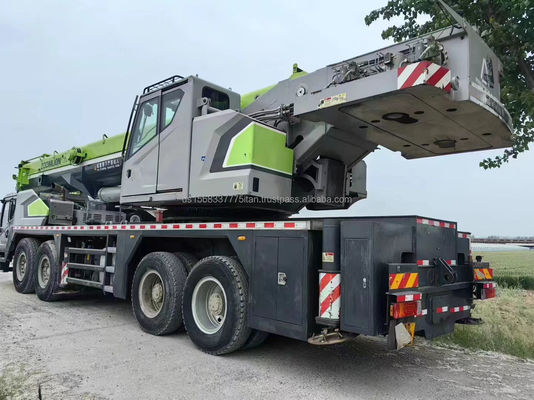 Grão Zoomlion usado de 90 toneladas com altura máxima de levantamento de 4,5 m e boa capacidade de levantamento